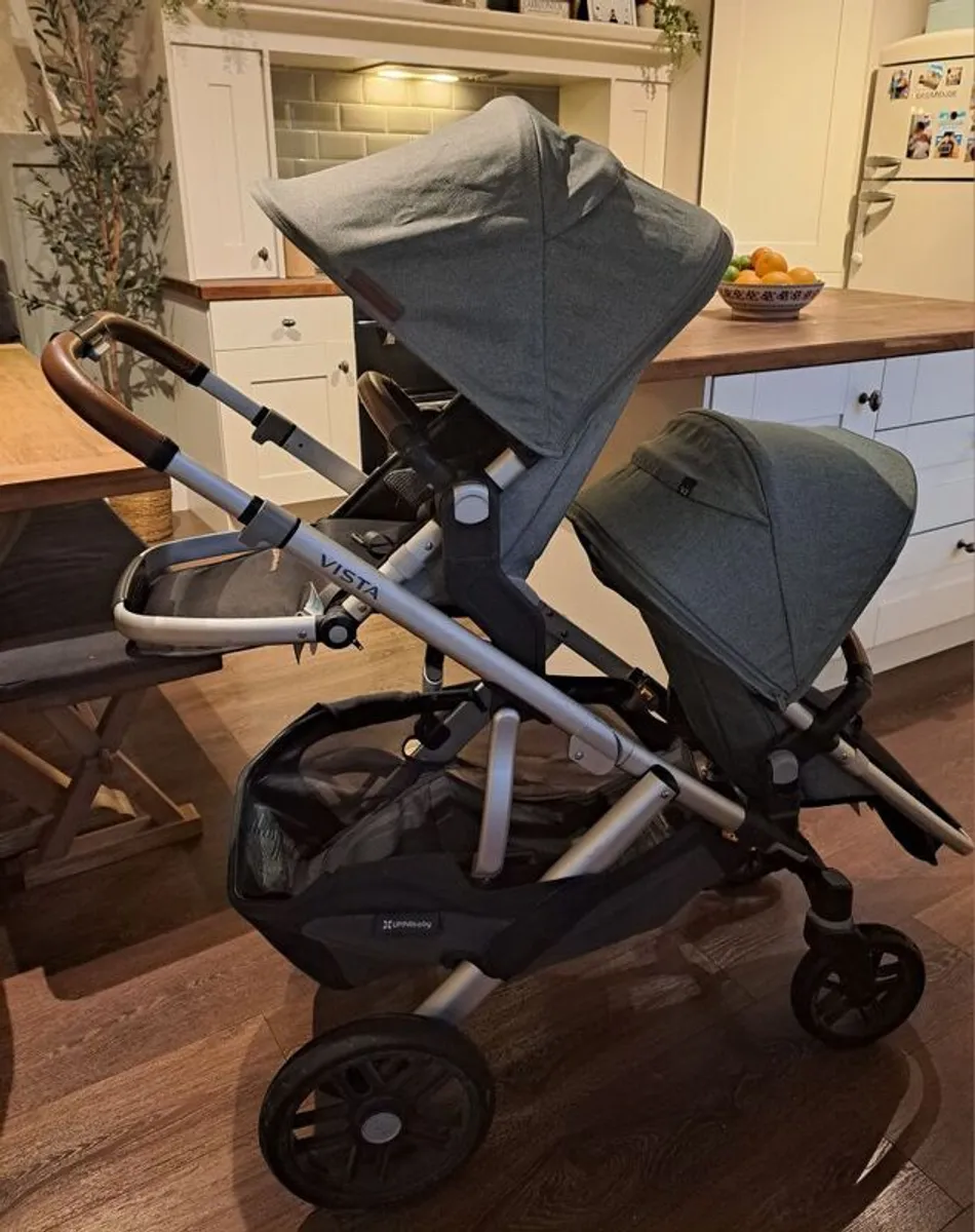 Uppababy vista v2 travel system colour Emmett (green) - Image 1