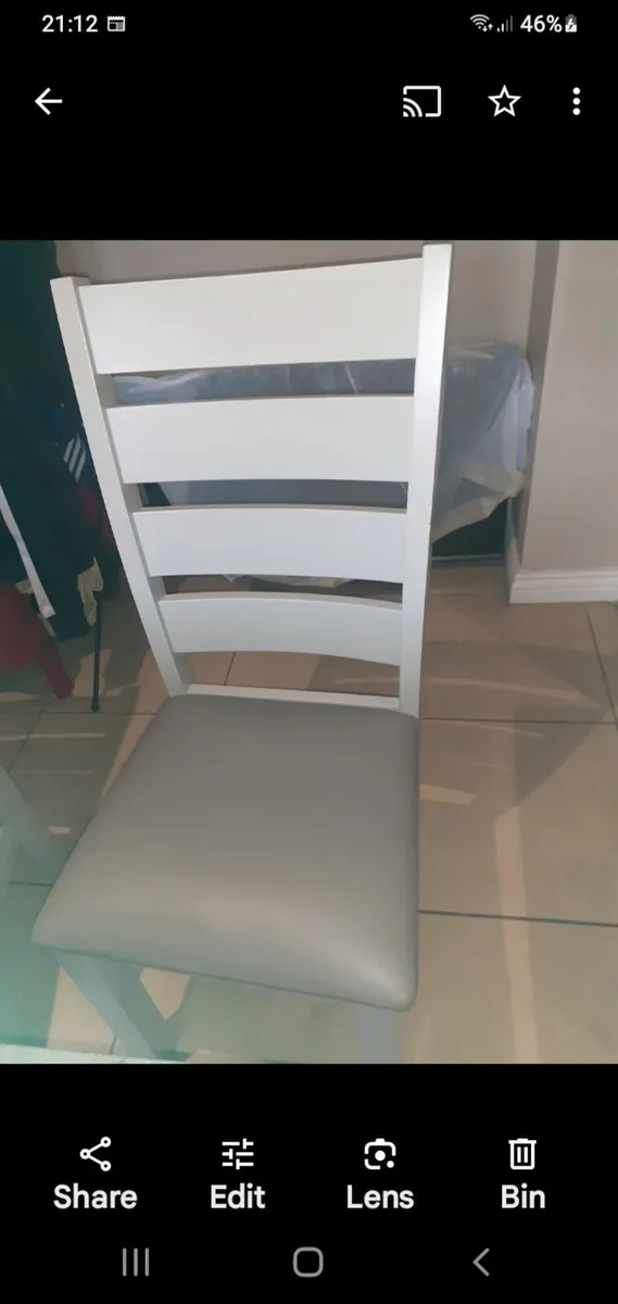 Kitchen table and 4 chair's - Image 4