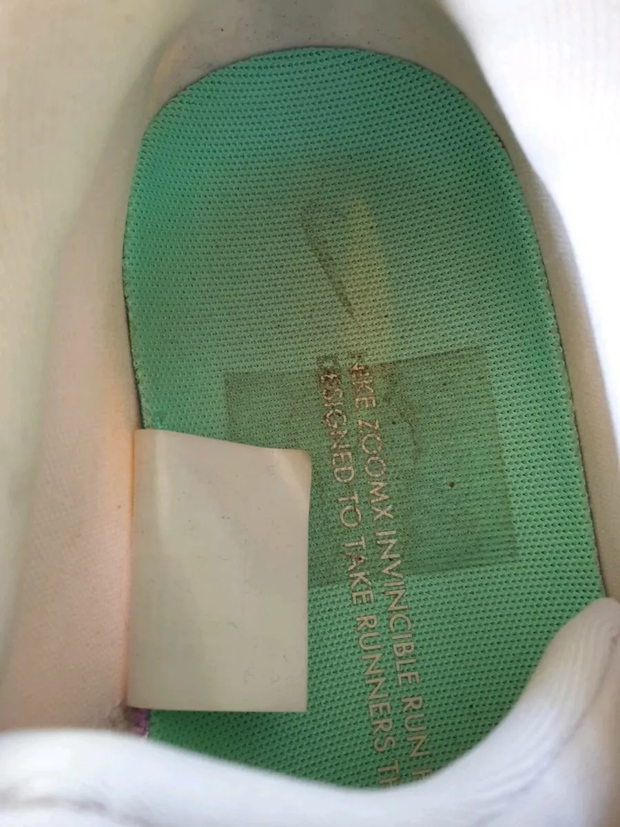 Nike ZoomX Invincible Run Flyknit Womens Trainers - Image 3