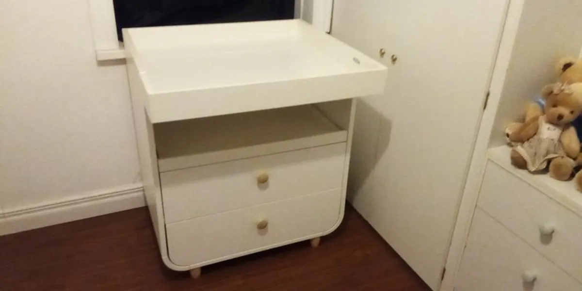 baby changing unit with drawers - Image 2