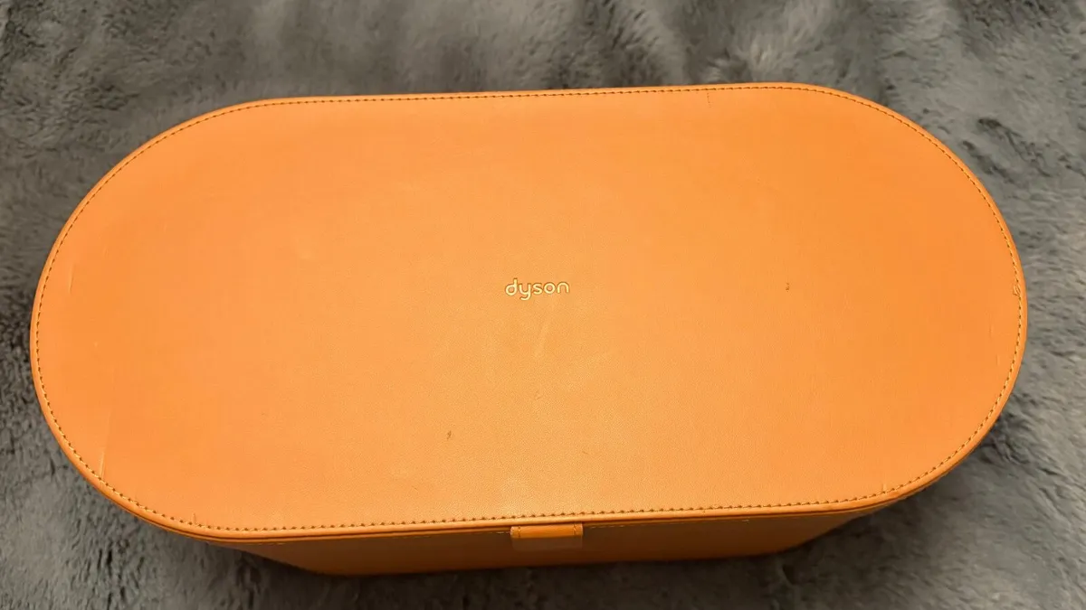 Dyson Airwrap Full Set with Extra Attachments - Image 4