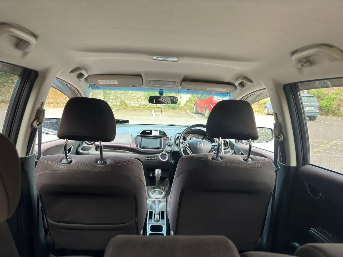 Honda Fit 2012 Hybrid AUTO HIGH SPECS - Image 4