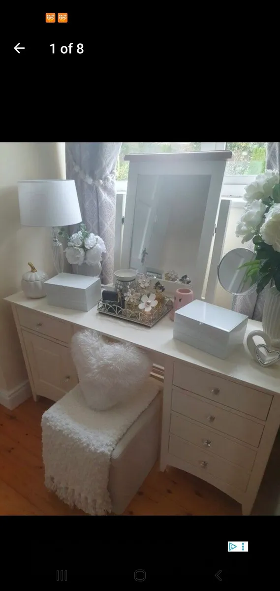 Dressing table - Image 1