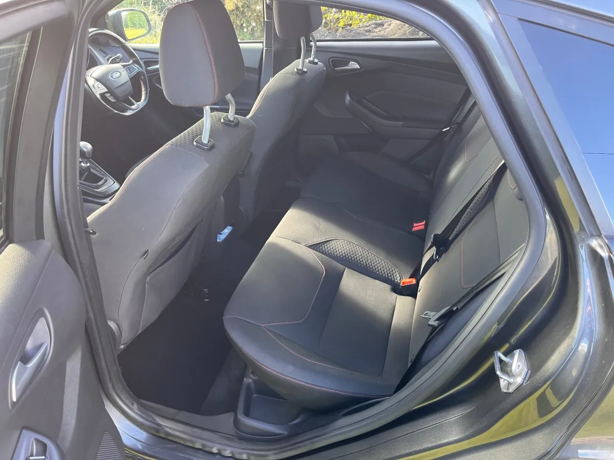 2018 Ford Focus ST-Line 1.5 - Image 4