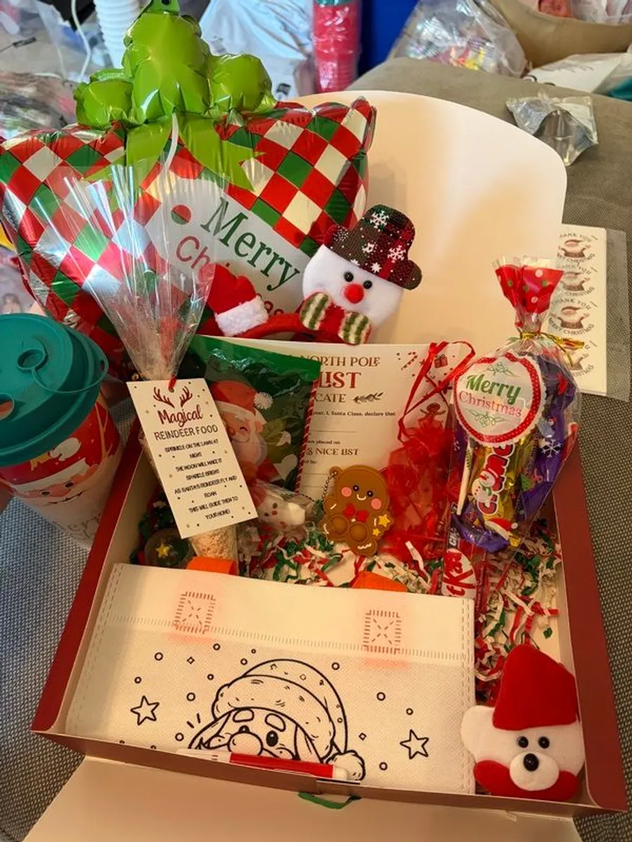 Christmas crafts and treat boxes - Image 1