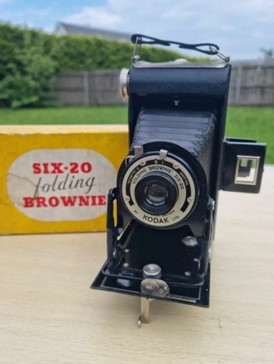 Kodak Six-20 Folding Brownie, Boxed - Image 1