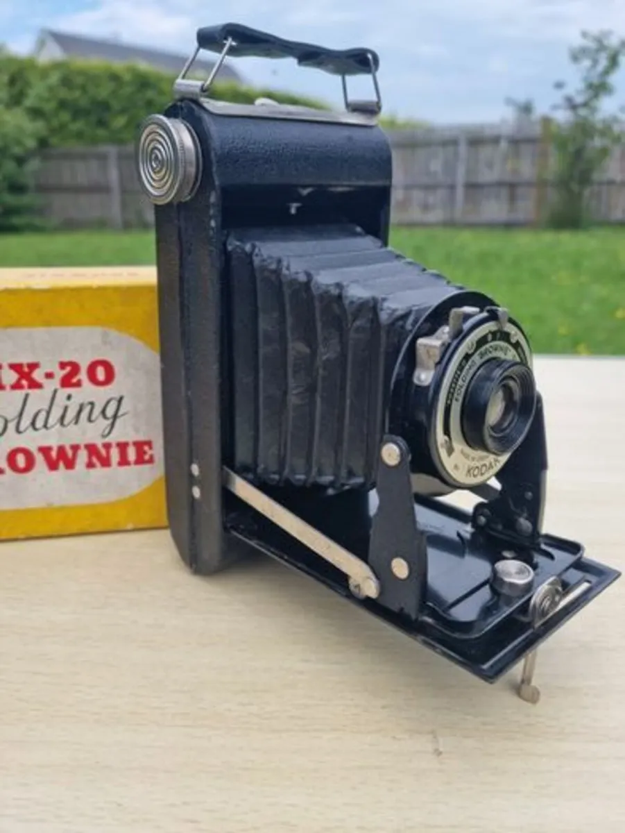 Kodak Six-20 Folding Brownie, Boxed - Image 2