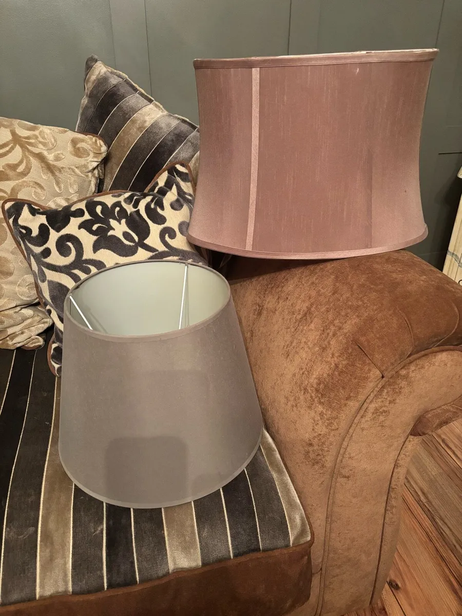 Two lampshades - Image 1