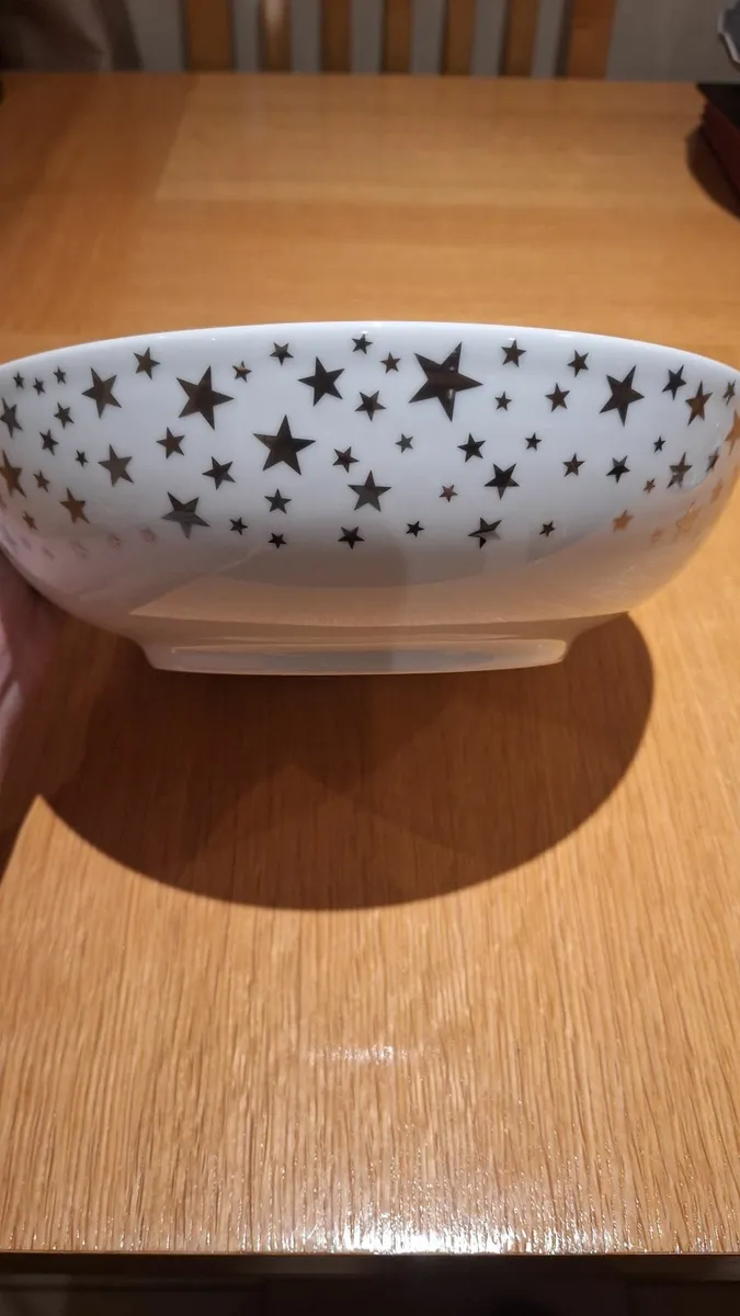 Gold and white large Christmas bowl & plate set - Image 1