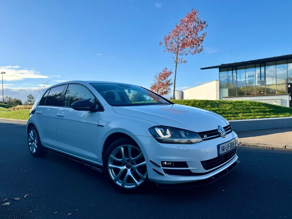 2014 AUTOMATIC VW GOLF HIGHLINE LOW KM - Image 1