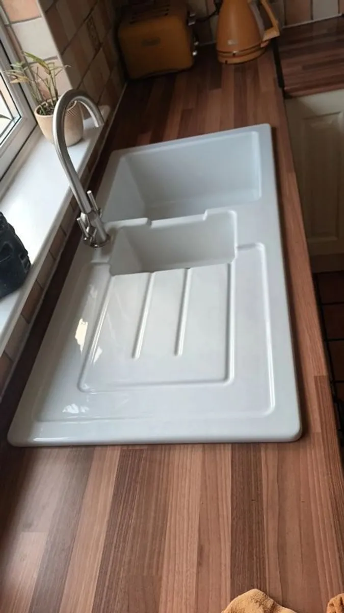 Kitchen Sink & Tap - Image 3