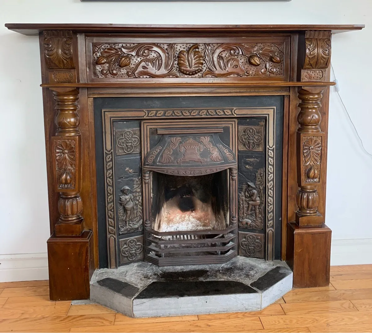 Wooden fireplace and cast iron insert - Image 4