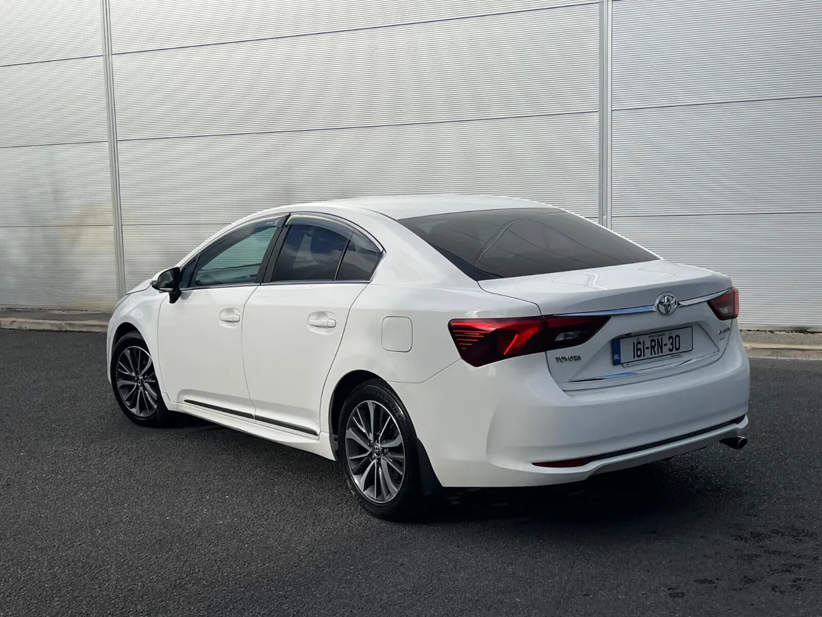 Toyota Avensis 2016 diesel - Image 4