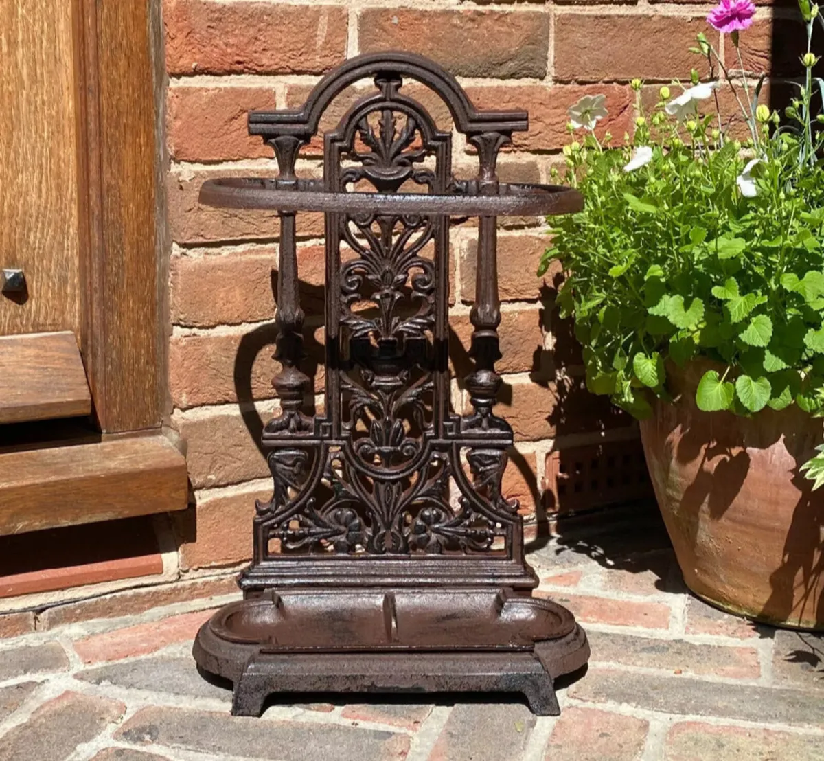Cast Iron Umbrella Stand Vintage Style NEW - Image 1
