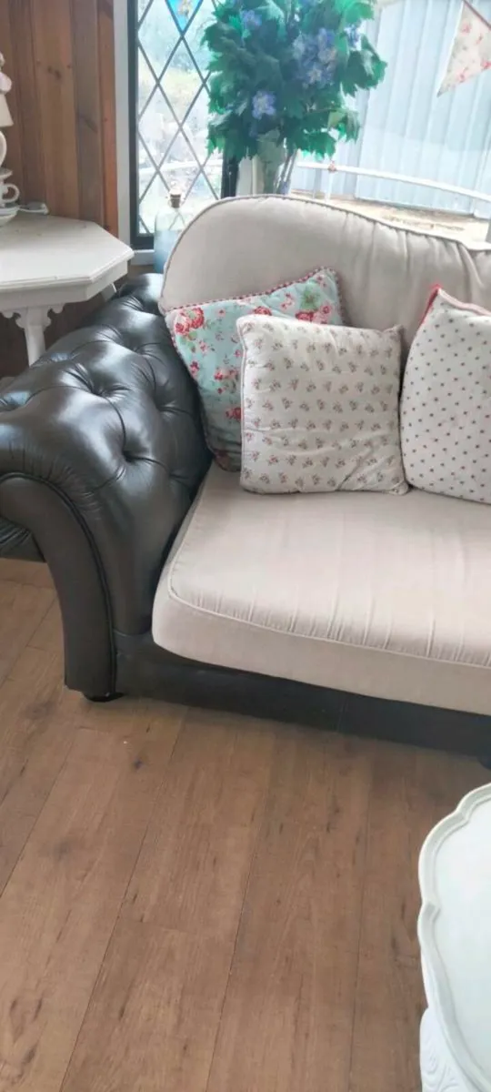3  seater couch - Image 1