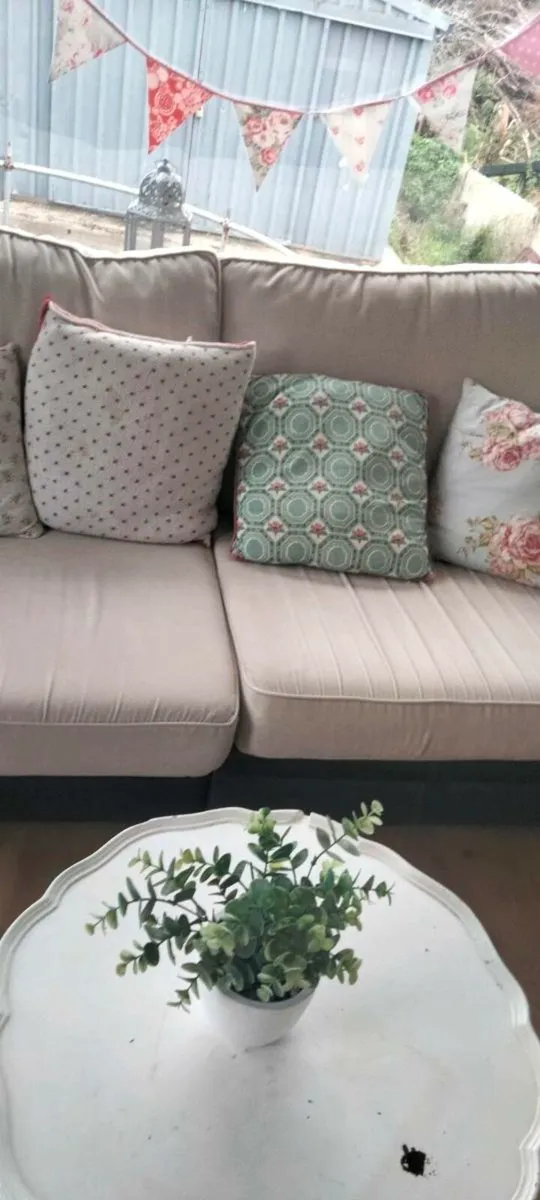 3  seater couch - Image 2