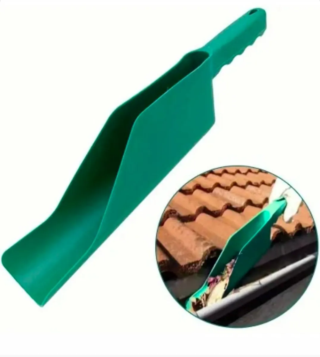 Gutter Cleaning Scoop - Image 1