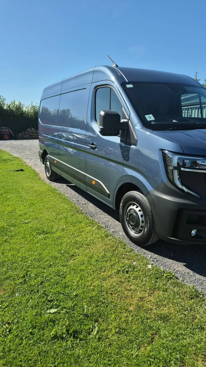 DRIVER WITH OWN VAN AVAILABLE - Image 1