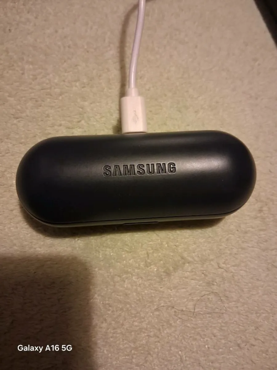 Samsung sm r150 earbuds - Image 1