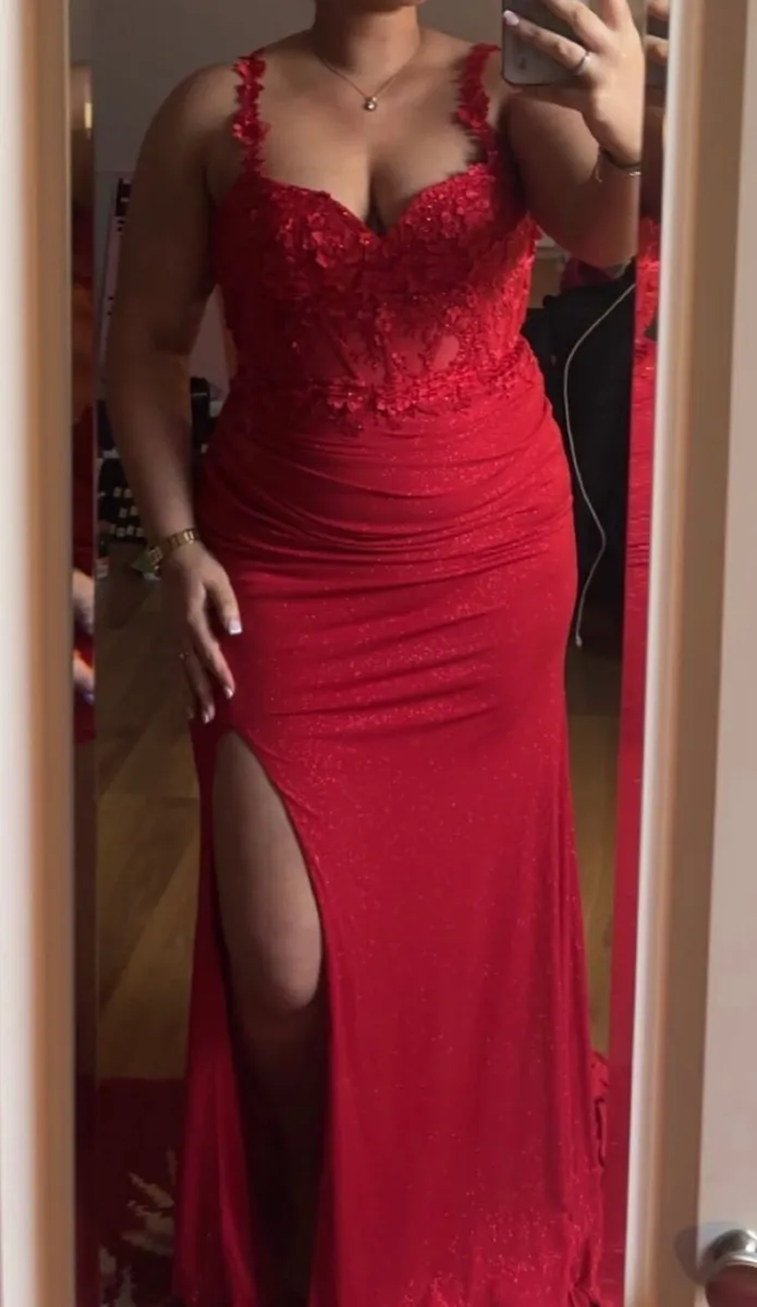 Be fabulous red debs/ty ball dress - Image 1