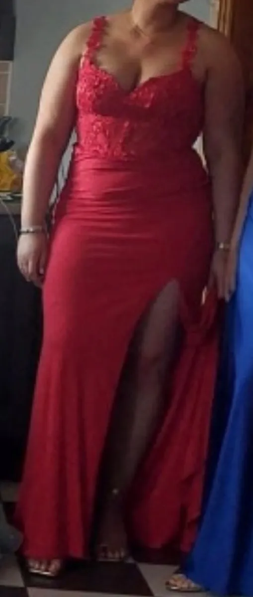 Be fabulous red debs/ty ball dress - Image 3