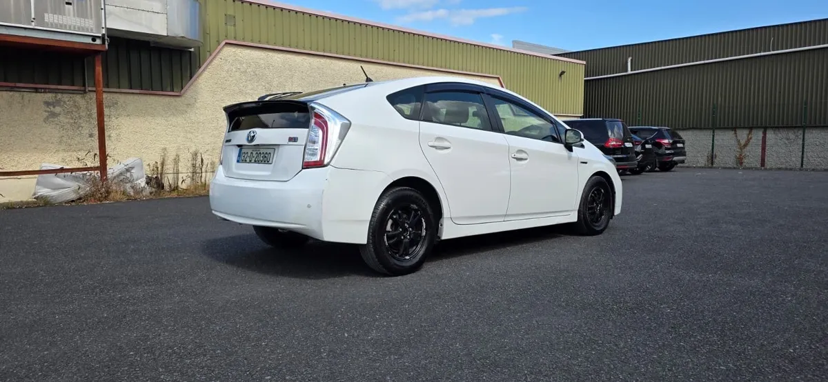 Toyota Prius 2013 - Image 3