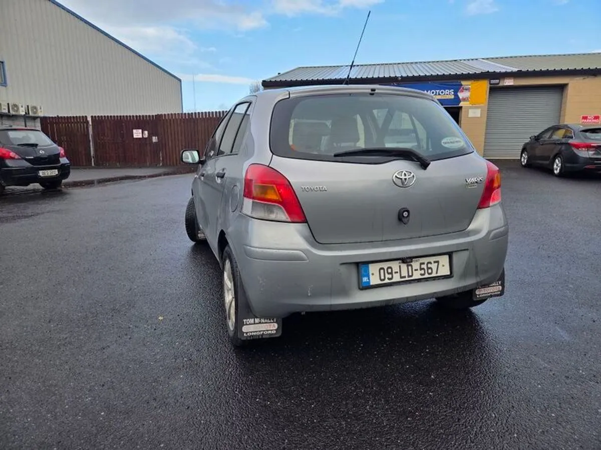 TOYOTA YARIS 1.4 Diesel NCT And Taxed  Silver Manu - Image 2