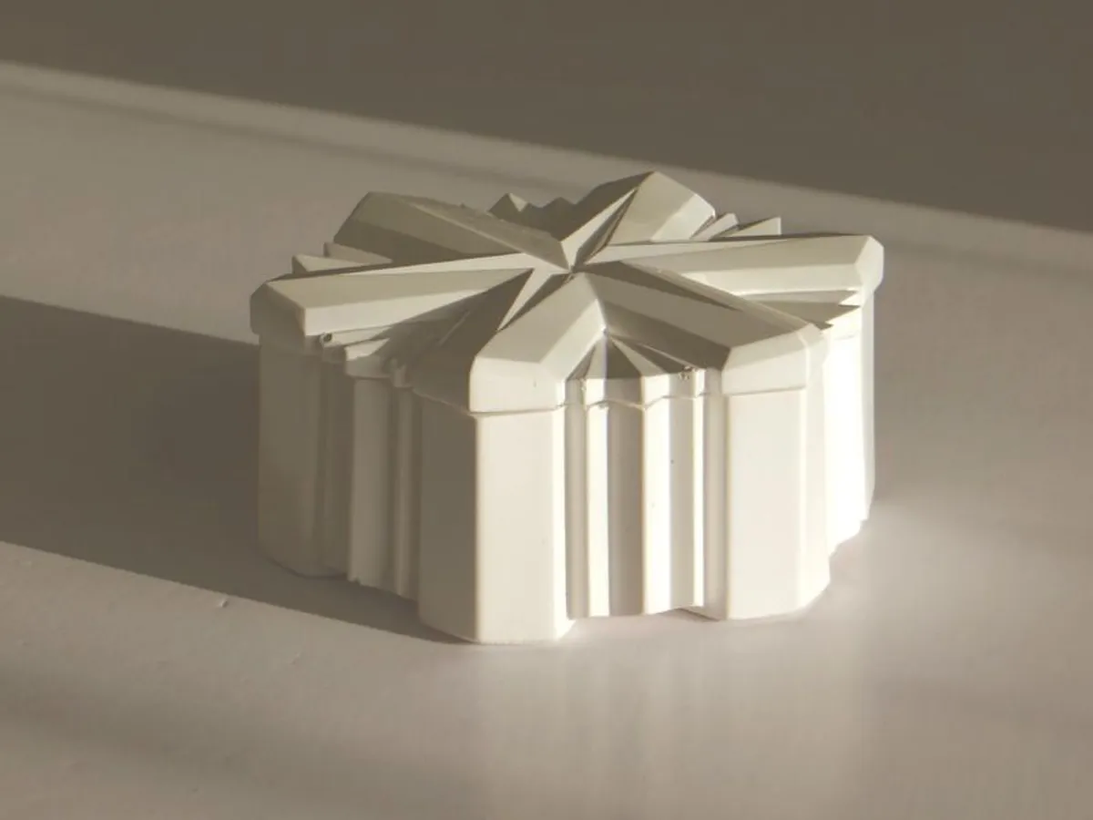 Polished Alabaster set stackable lidded pot with lidded trinket box and tray - Image 2