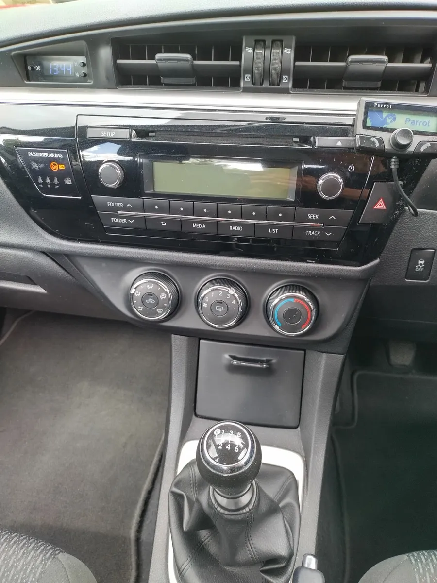 Toyota Corolla 2014 1.3 Petrol - Image 3