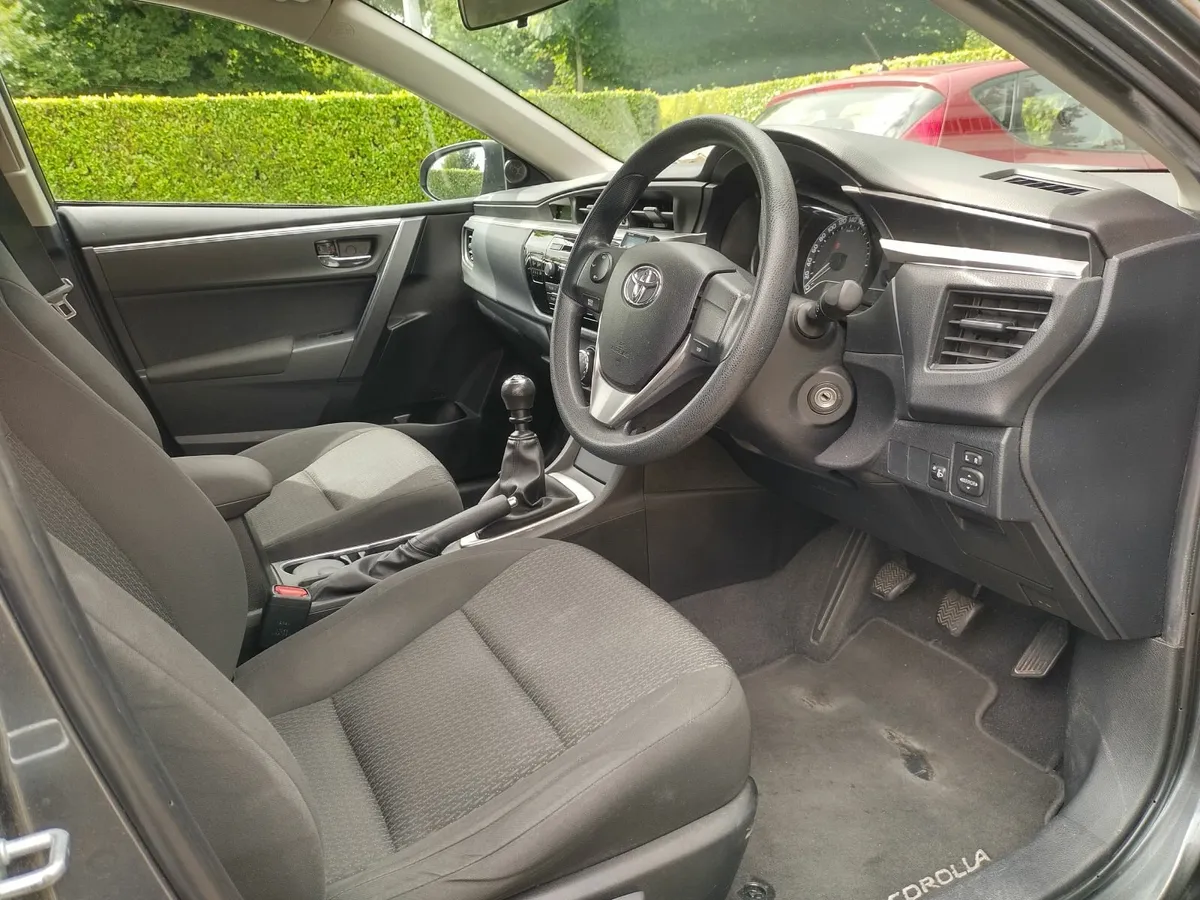 Toyota Corolla 2014 1.3 Petrol - Image 4