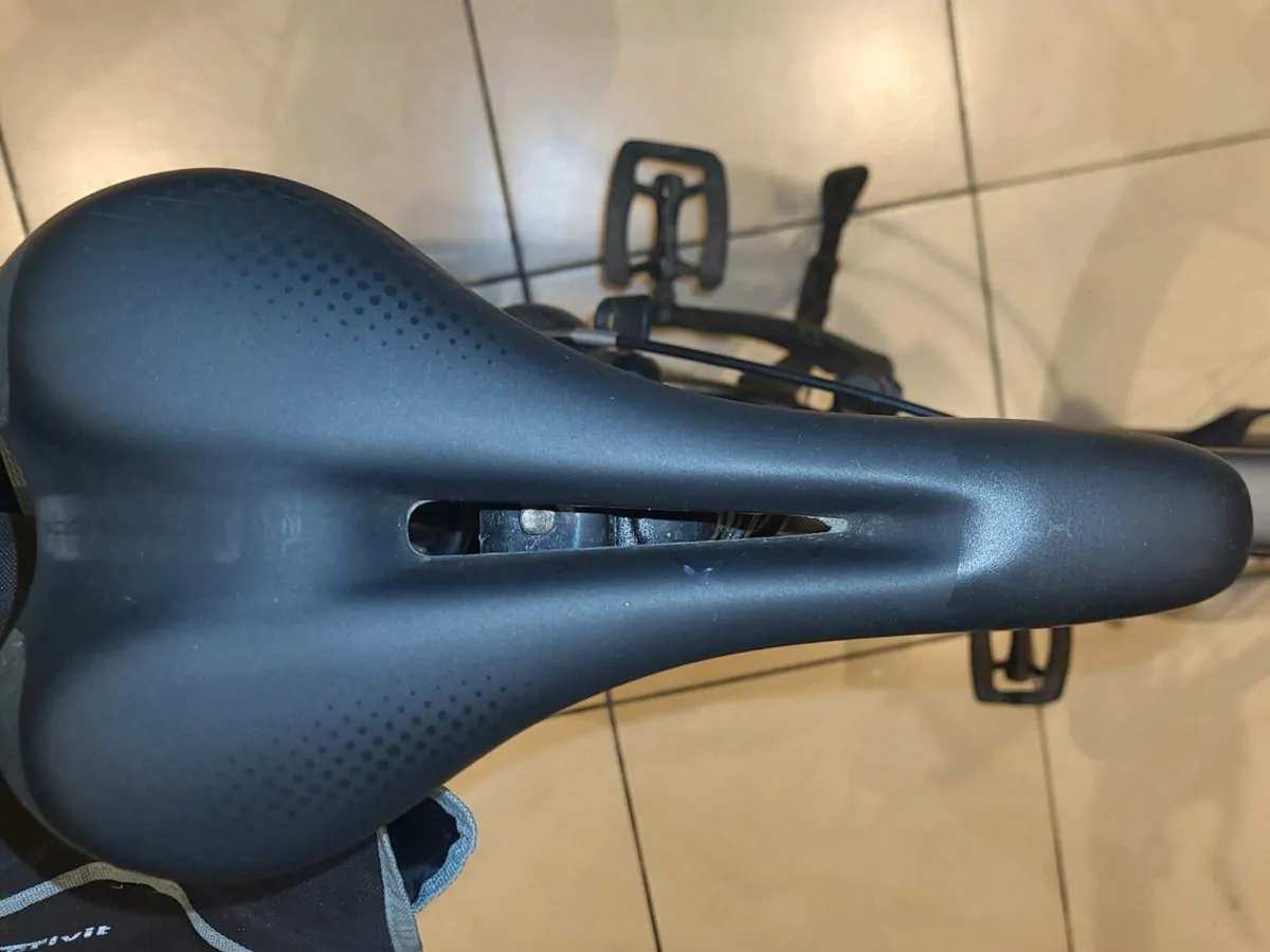 hybrid bike - Image 1