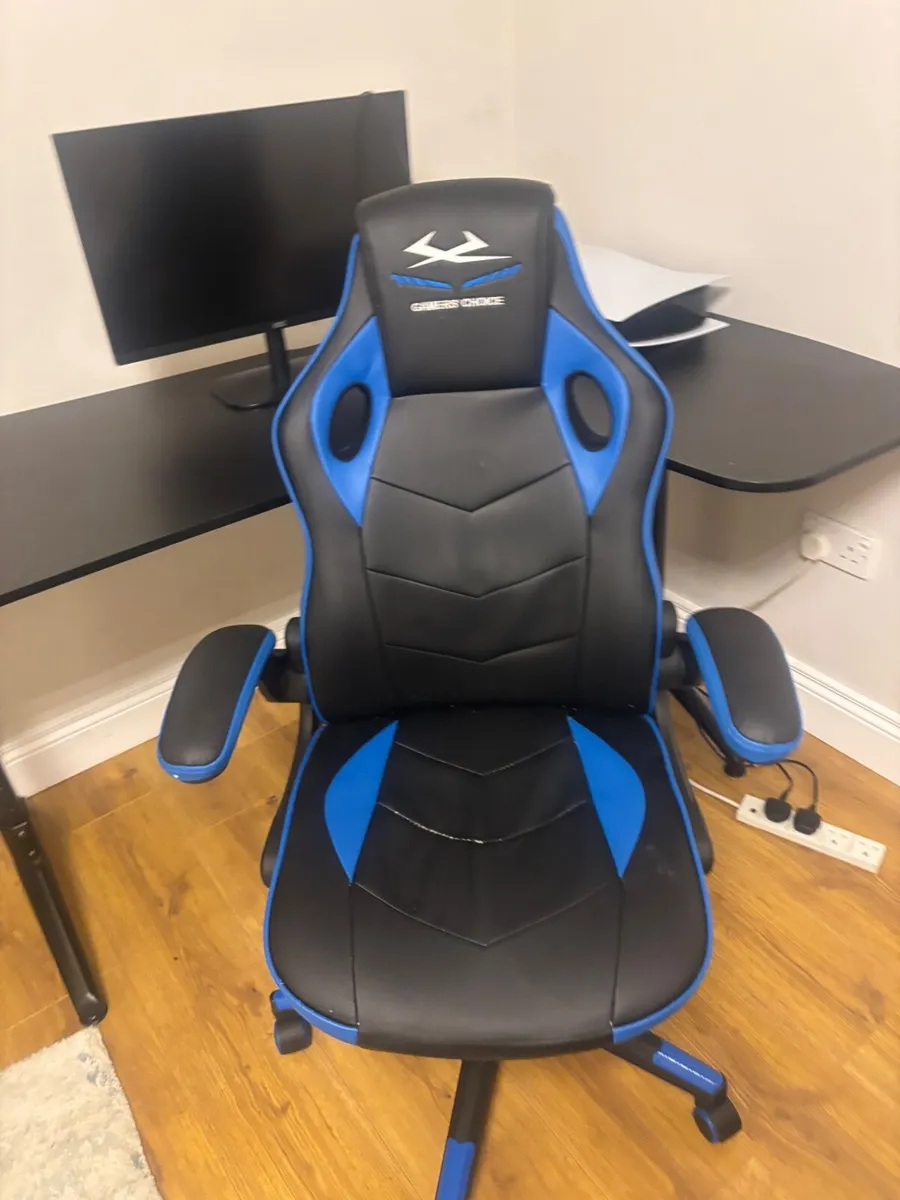 Gaming desk and chair - Image 1