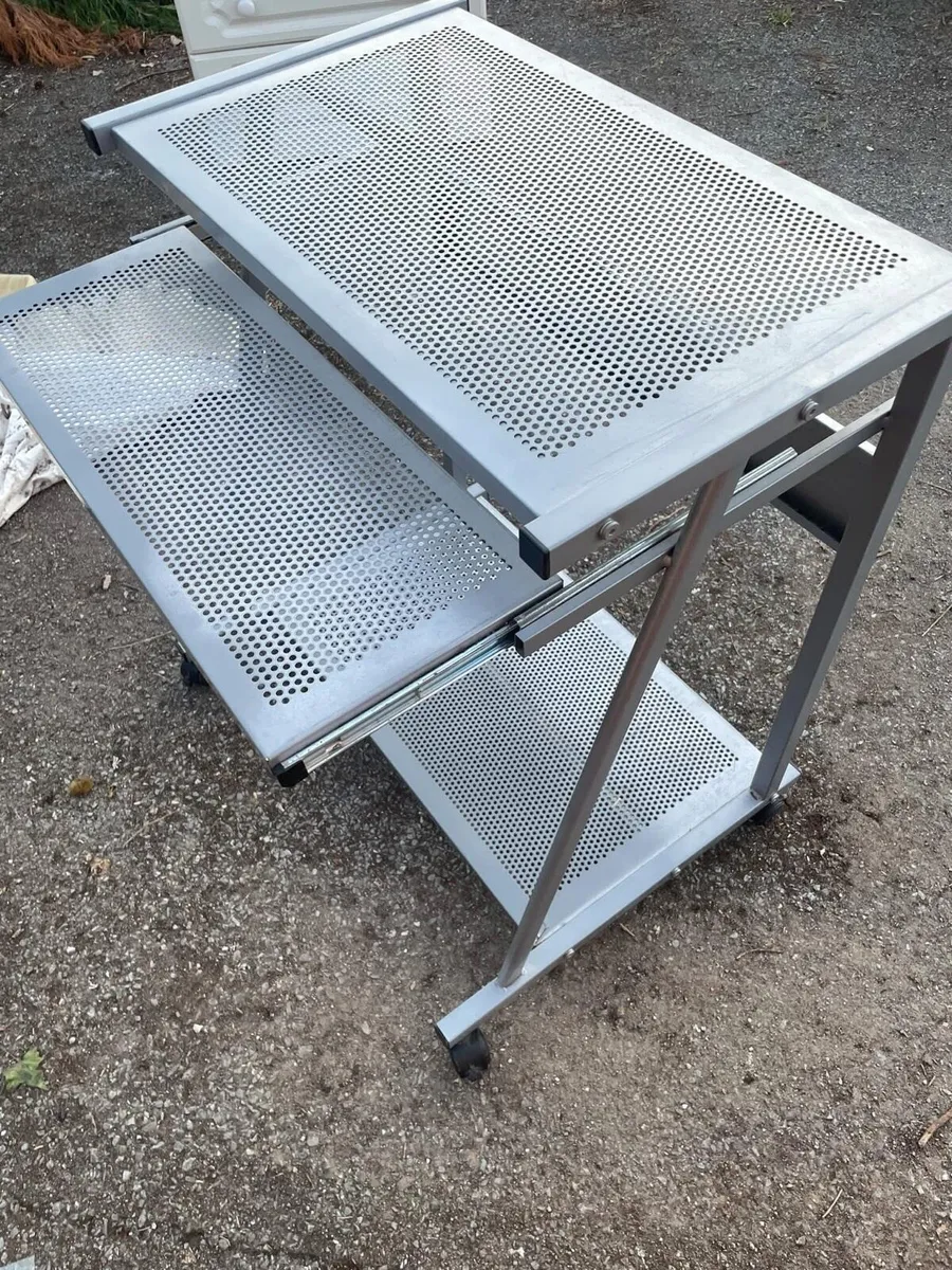 Metal study desk - Image 2