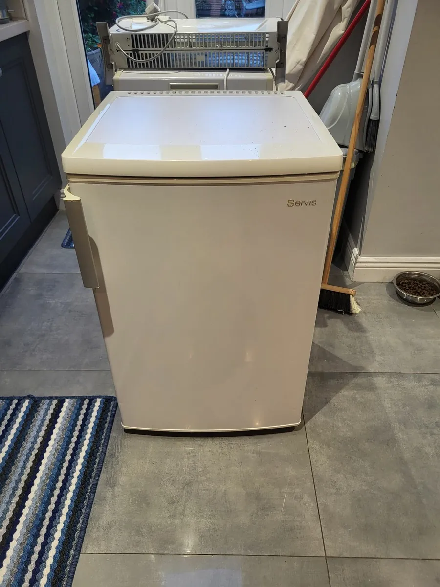 Under counter fridge & Box Freezer - Image 4