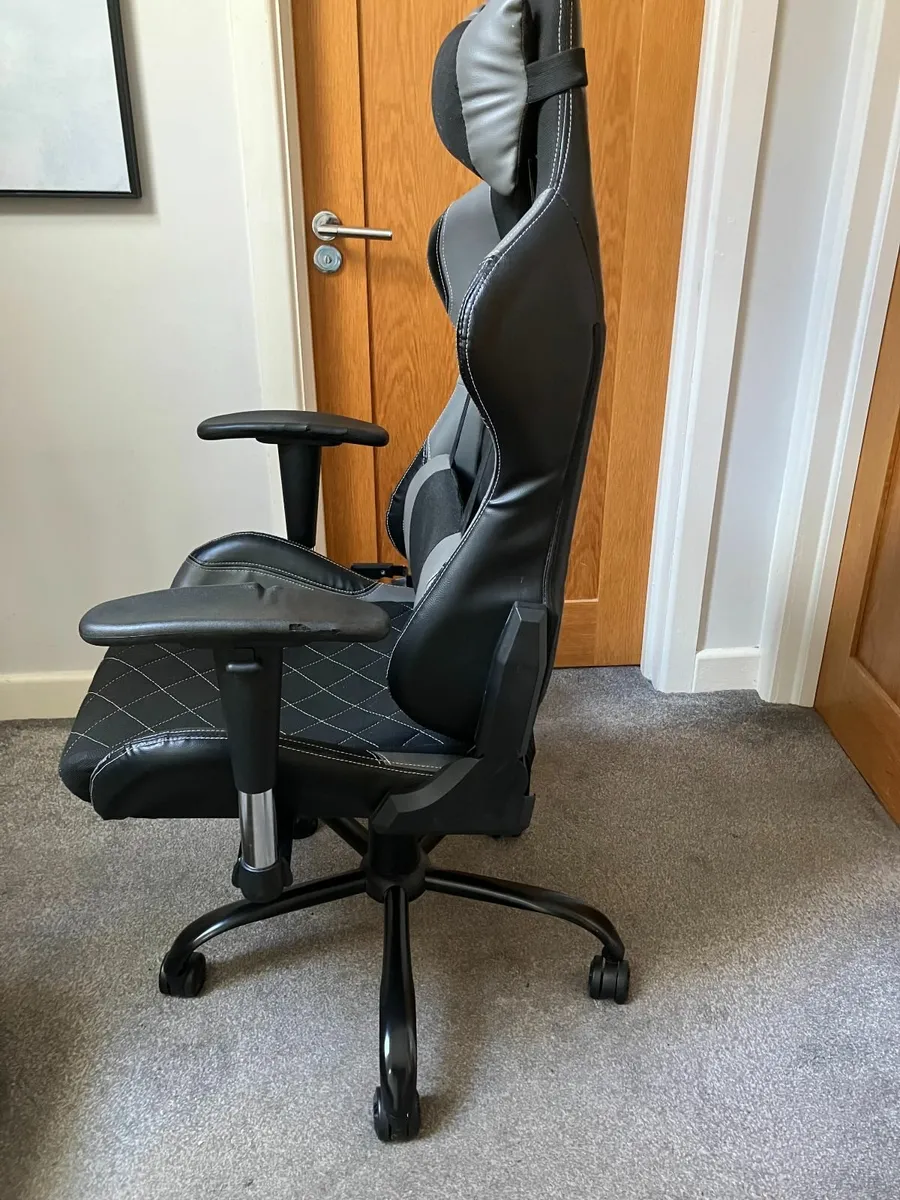 Trust GXT 707G Deluxe Gaming Chair - Image 3