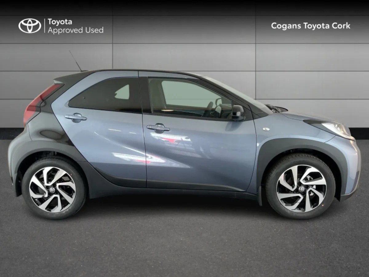 Toyota Aygo X 1.0 Design - Image 3