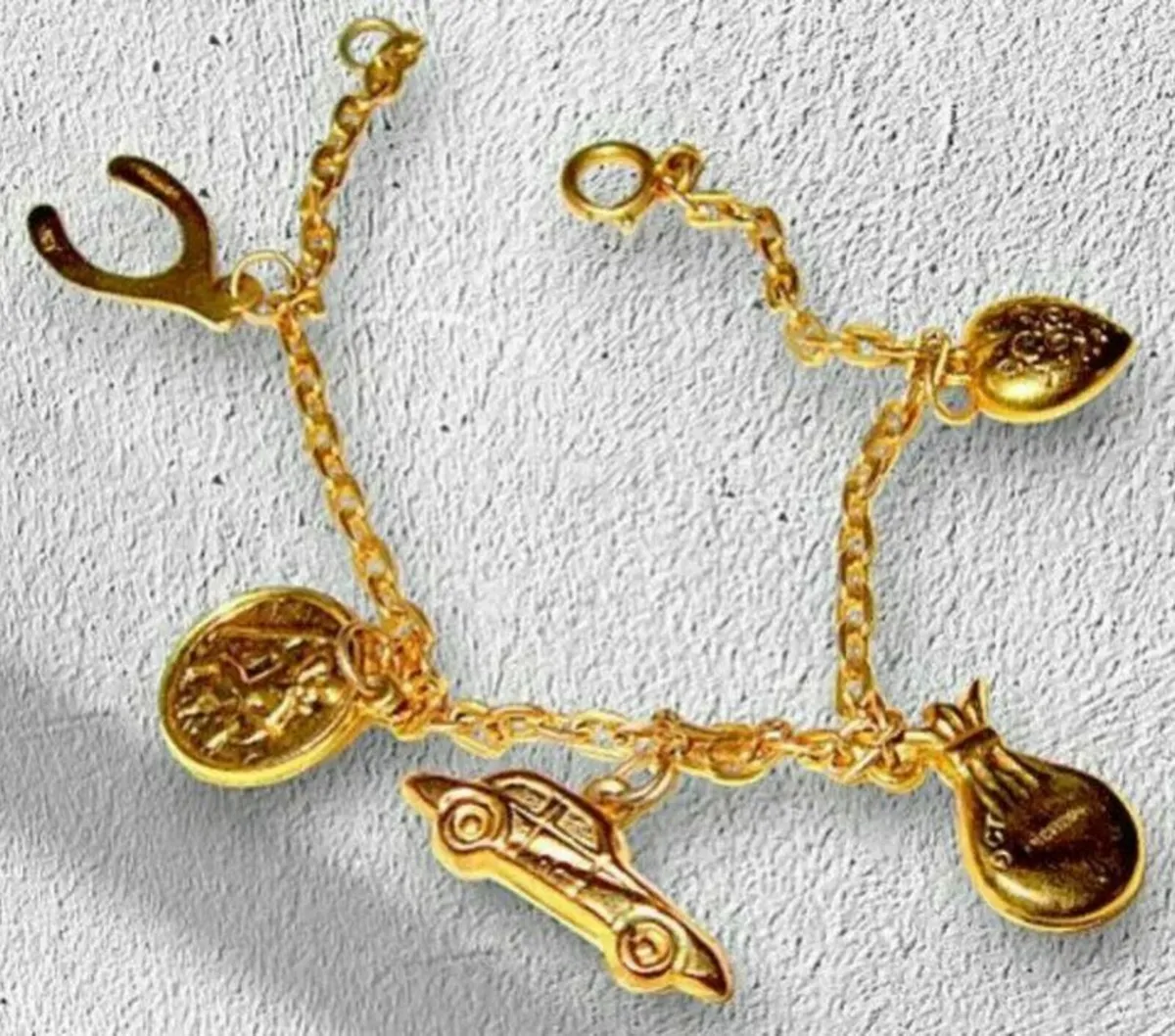 Vintage Hallmarked 9ct Gold Charm Bracelet - Image 1
