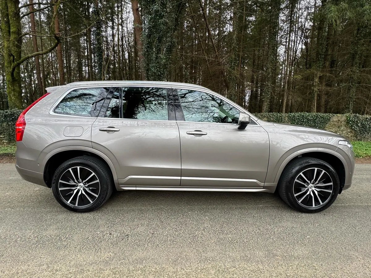 201 VOLVO XC90 B5 AWD MOMENTUM 7 SEATER - Image 2