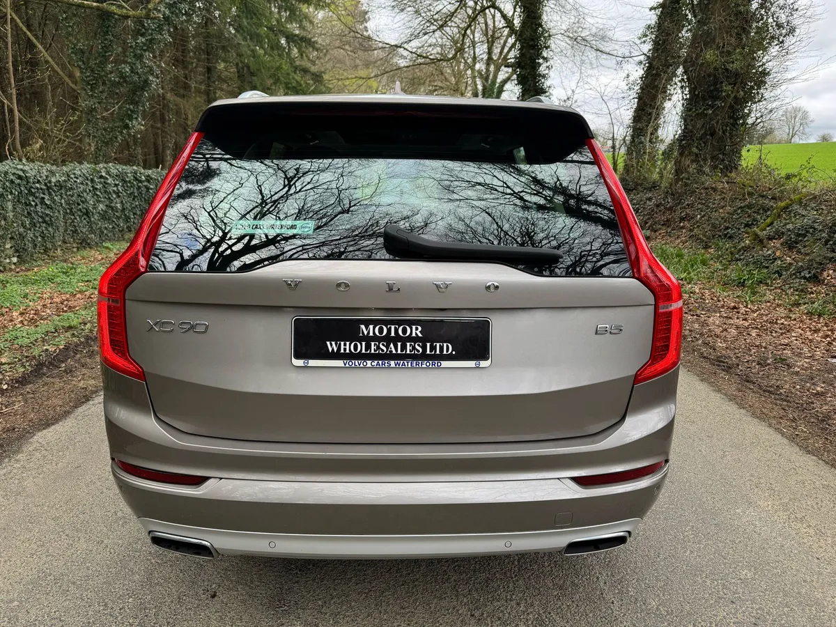 201 VOLVO XC90 B5 AWD MOMENTUM 7 SEATER - Image 4