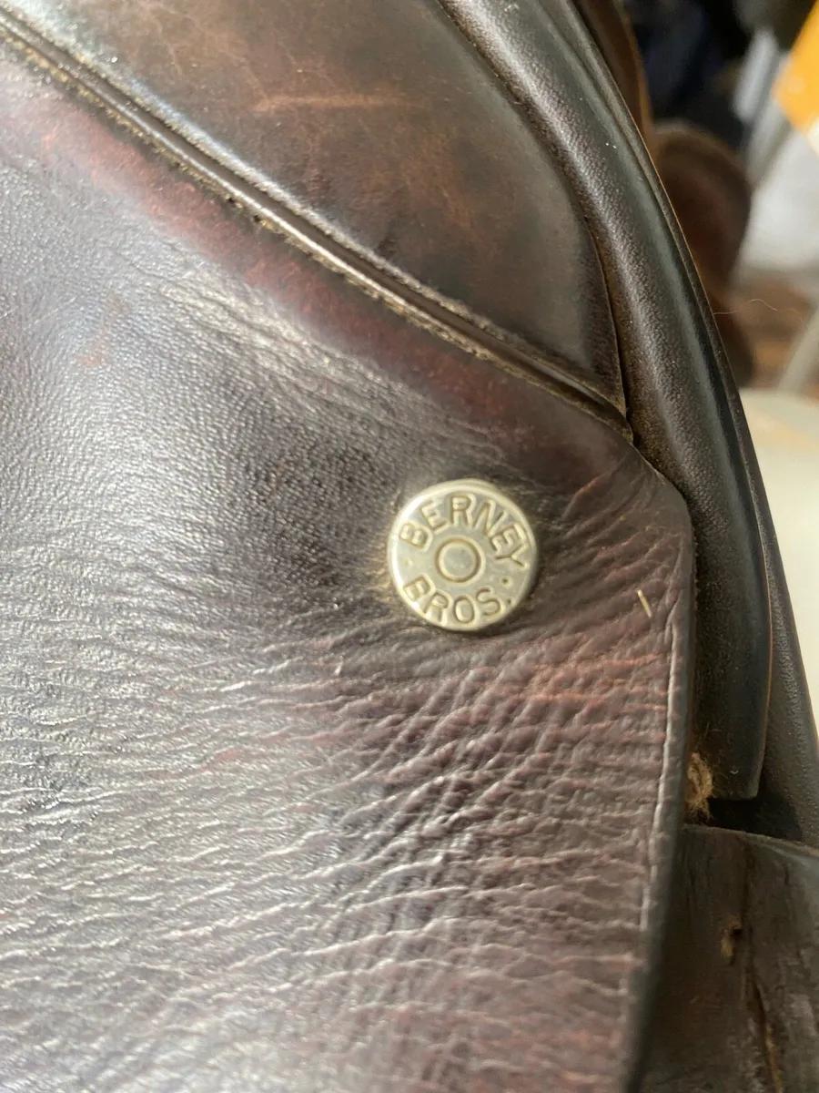 17.5 Berney brothers brown Leather saddle - Image 2