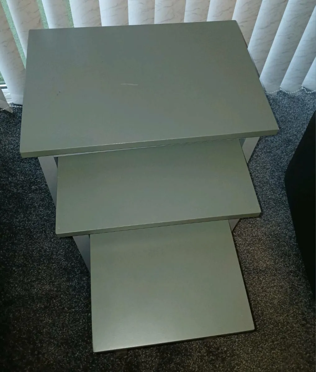 Nest of tables - Image 2