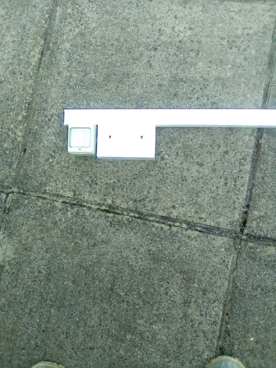 TRUNKING  WITH. 3. SOCKETS. AND. LIGHT SWITCH - Image 3