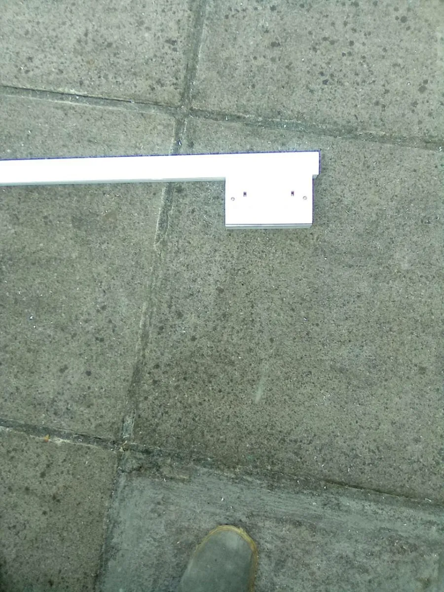 TRUNKING  WITH. 3. SOCKETS. AND. LIGHT SWITCH - Image 4