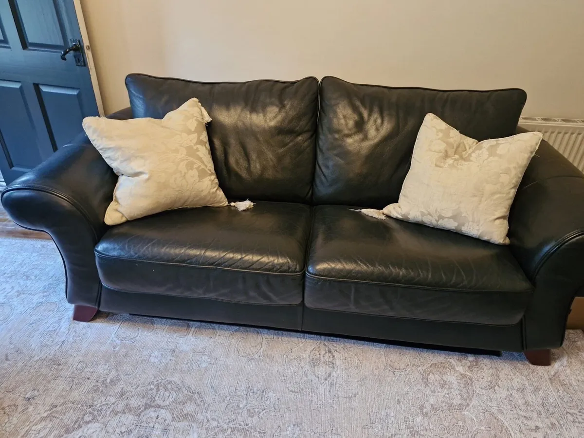 Leather couch - Image 1