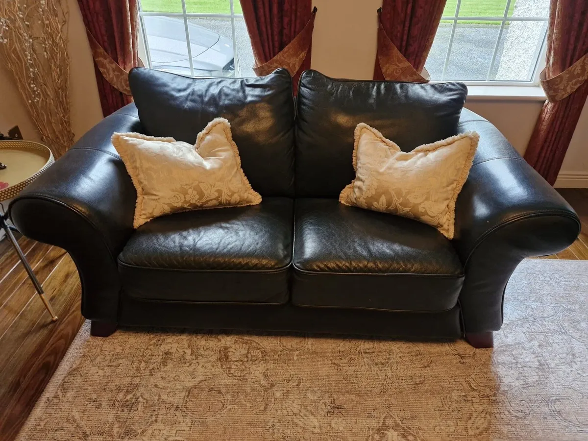 Leather couch - Image 2