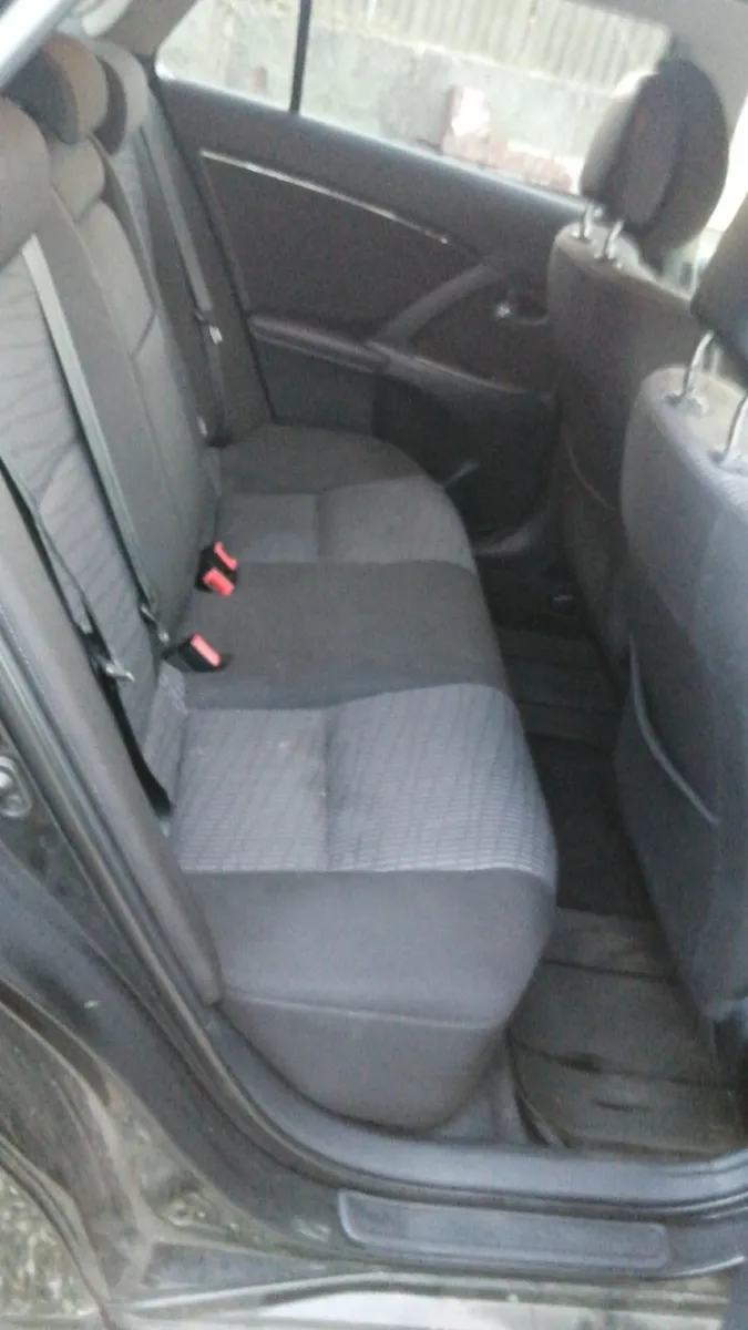 Toyota Avensis 2010 - Image 3