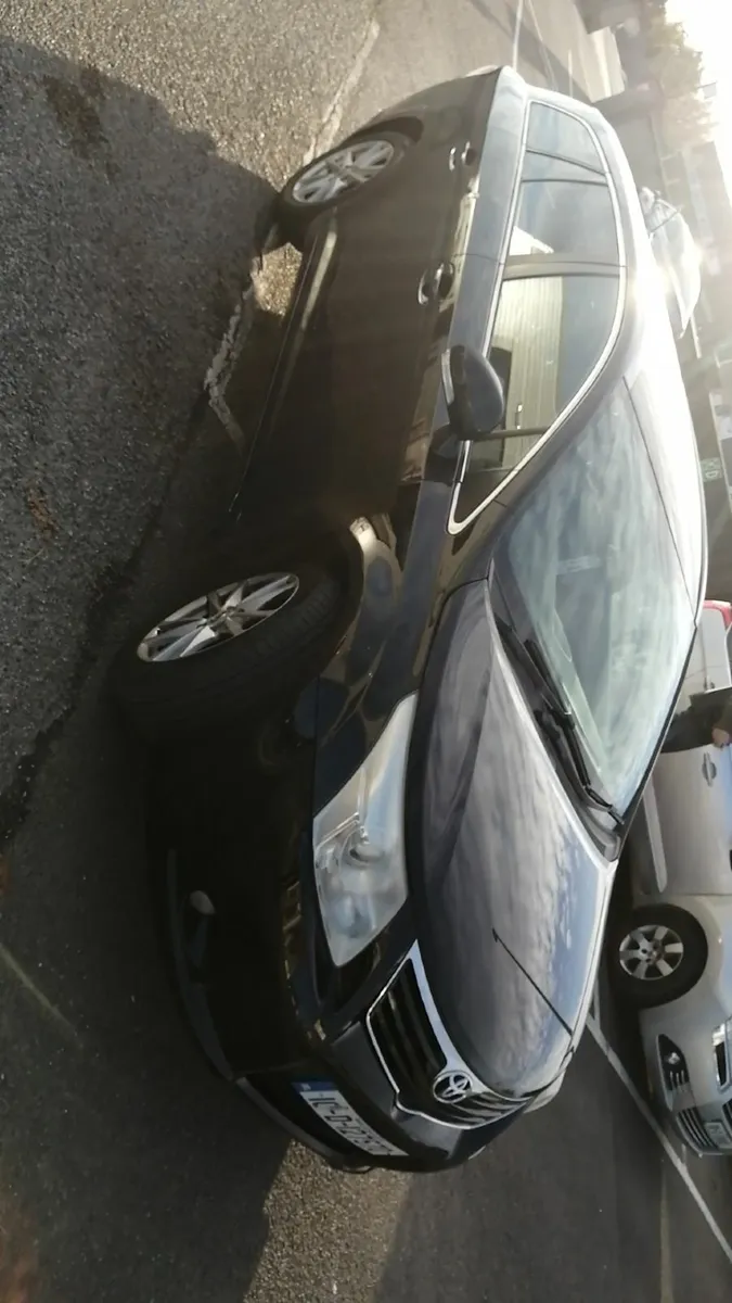 Toyota Avensis 2010 - Image 4