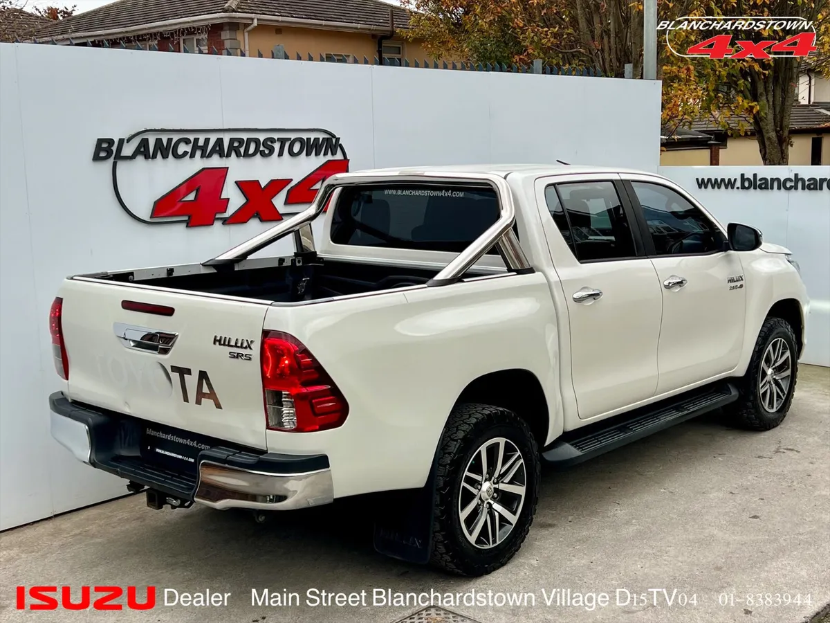 TOYOTA HILUX SR5 2.8 AUTOMATIC DOUBLE CAB VATQ - Image 2