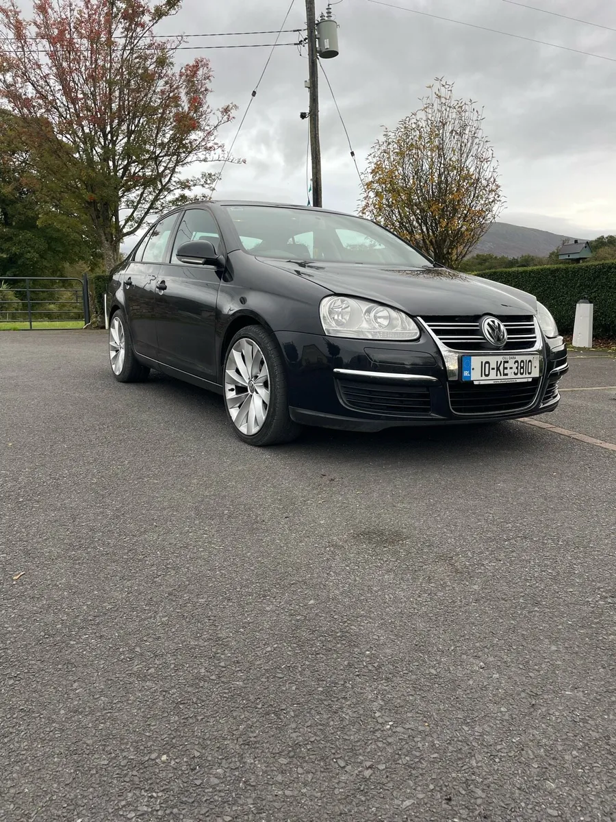 Mk5 Volkswagen Jetta - Image 1