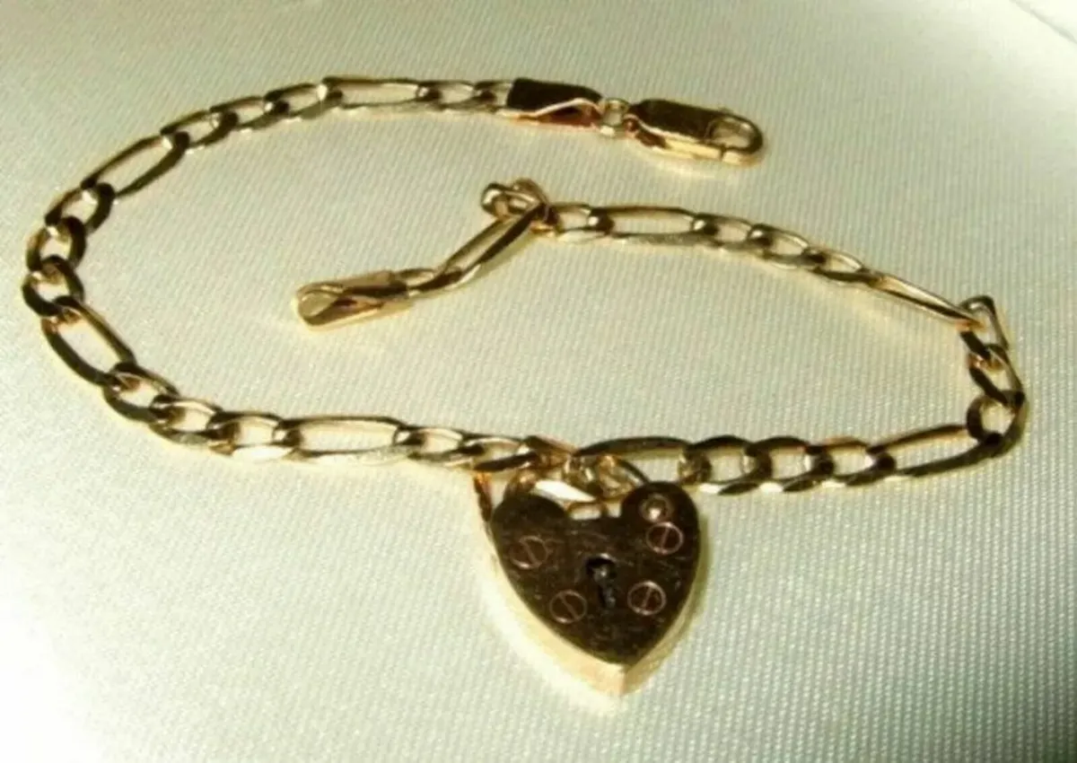Vintage Hallmarked 9ct Gold 'Padlock' Bracelet - Image 2